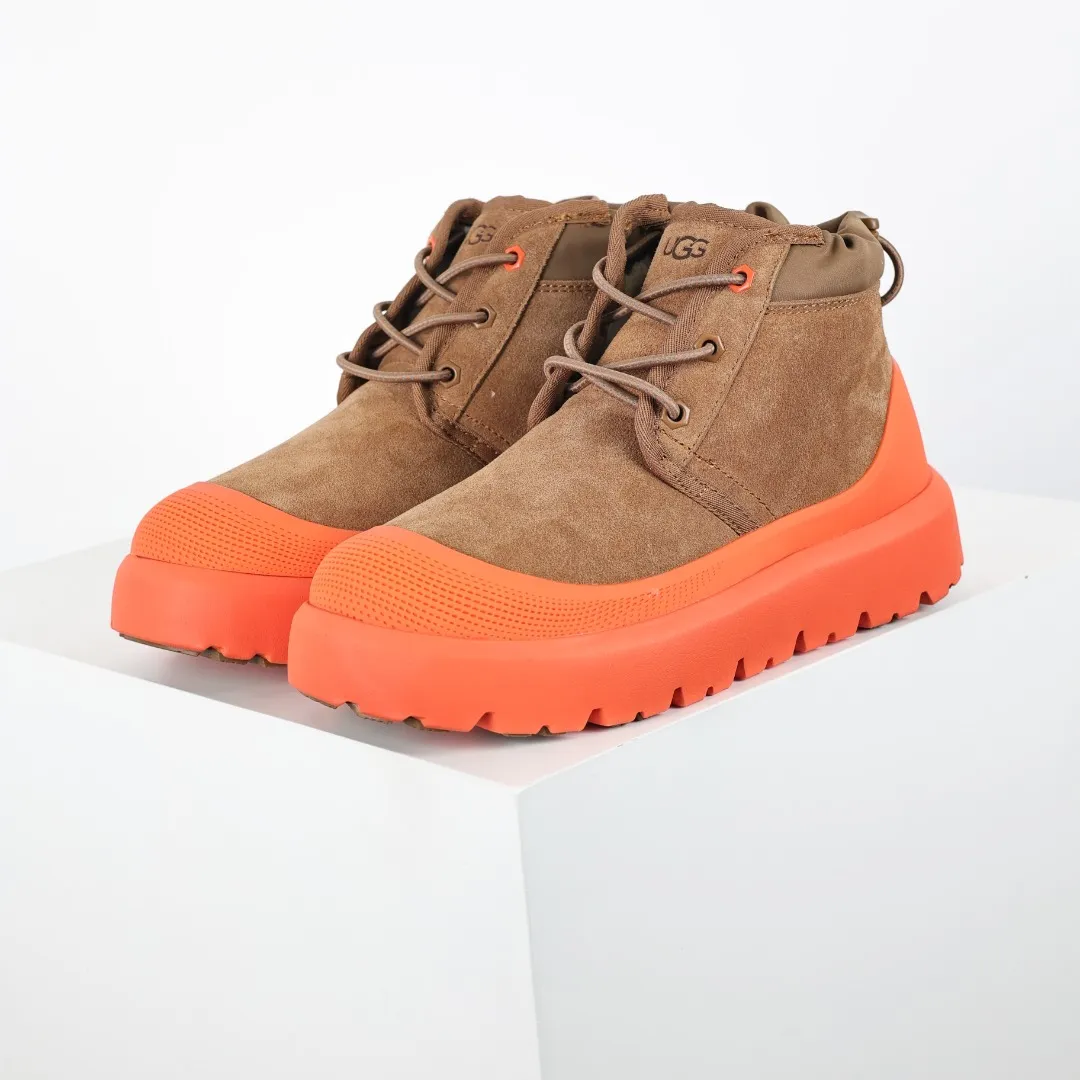 Pick up locally 💰660 Core recommendation Good price It is a very suitable choice for keeping warm in winter and at home. In the new year, uug launched a series of styles, which are partial to the preferences of young consumers and have also moved to the forefront of fashion trends. Shoe body material Water-repellent coated suede upper 17mm UGGPURE™ implantable wool insole Lightweight non-slip comfortable rubber outsole With brand LOGO trademark Comes with a full set of packaging Size: 35 36 37 38 39 40 41 42 43 44 45